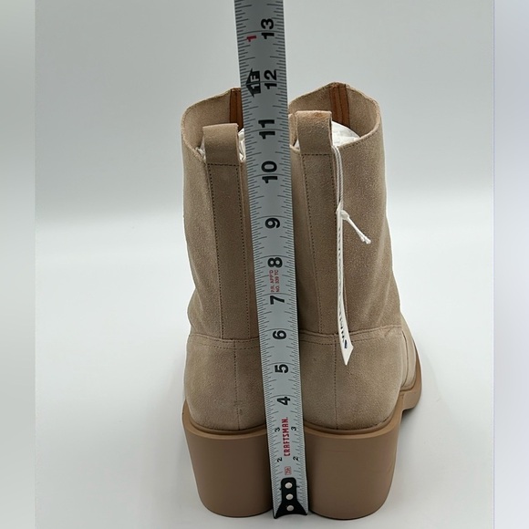 André Assous Gloria Suede Water Resistant Boots Sesame Beige Size 8 NWB - Picture 7 of 11